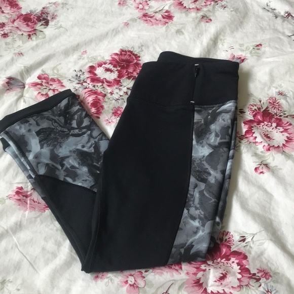 CALIA by Carrie Underwood Pants - Sale ! CALIA cropped leggings size small .  NWOT